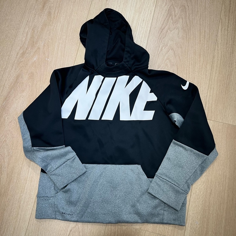 Nike Boys Dri Fit Hoodie Black Gray Colorblock Pullover Sweatshirt